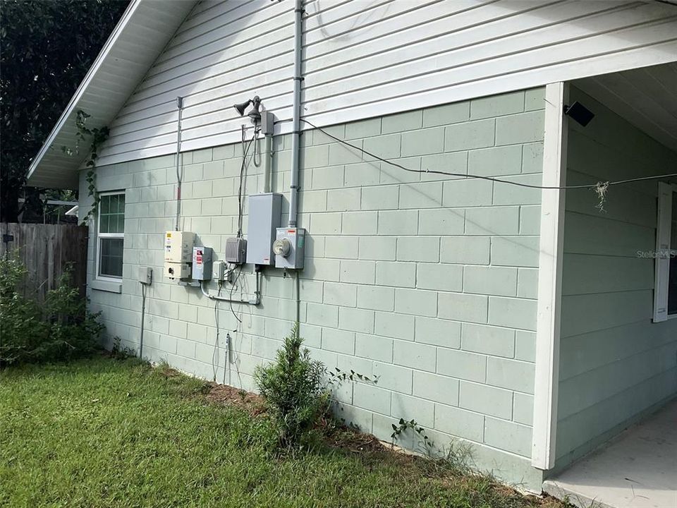 Active With Contract: $180,000 (3 beds, 2 baths, 1325 Square Feet)