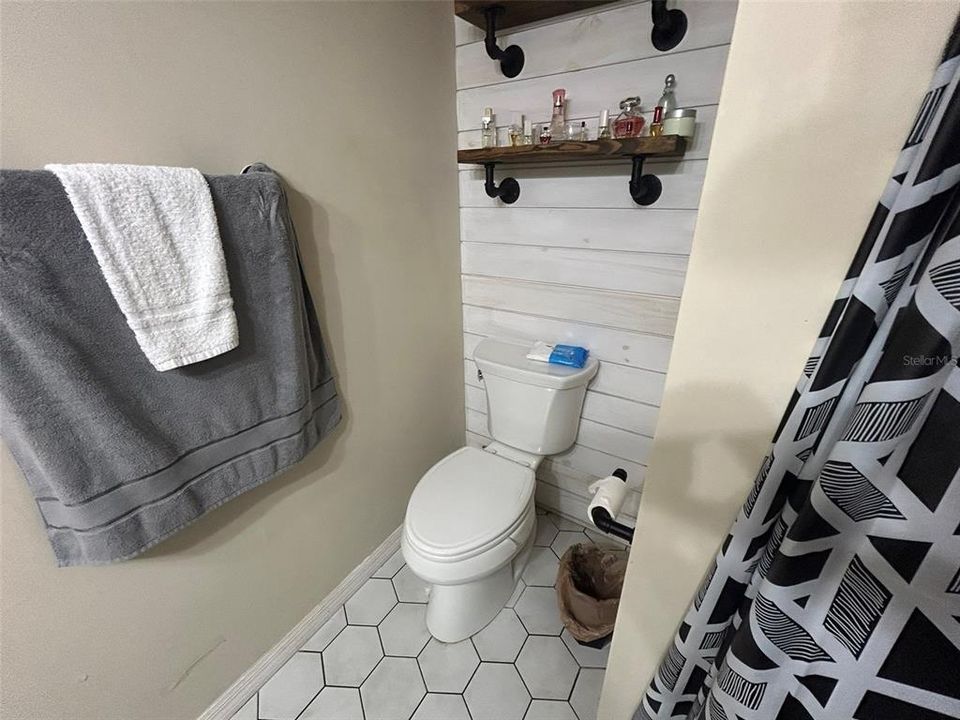 Active With Contract: $180,000 (3 beds, 2 baths, 1325 Square Feet)