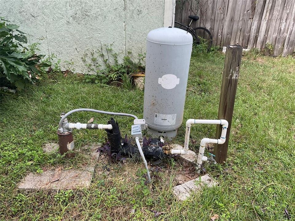 Active With Contract: $180,000 (3 beds, 2 baths, 1325 Square Feet)