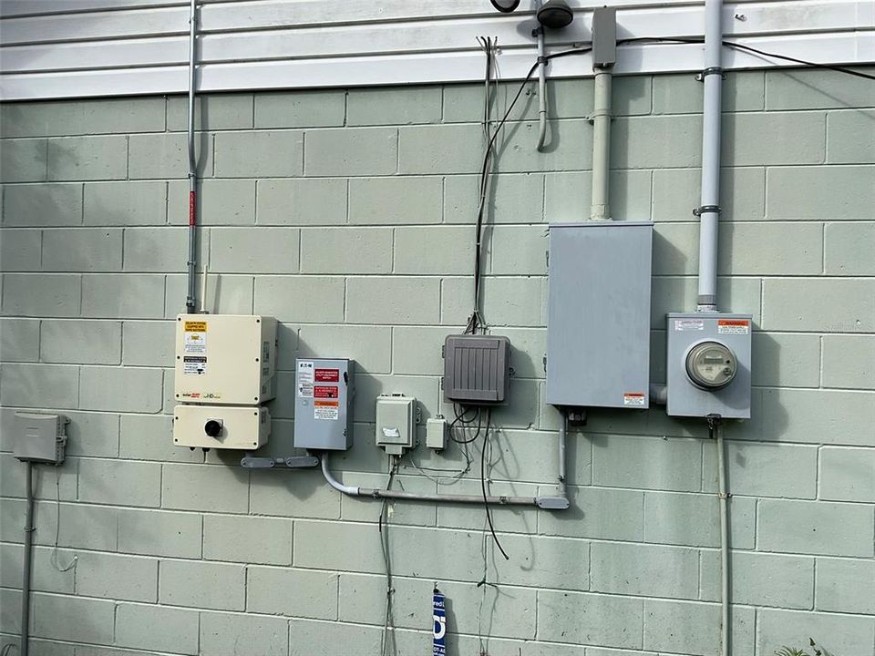 Active With Contract: $180,000 (3 beds, 2 baths, 1325 Square Feet)