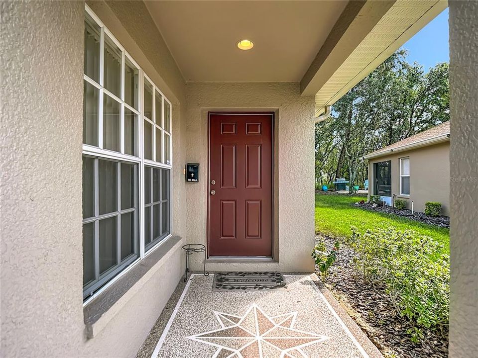 Под контрактом: $198,000 (2 спален, 2 ванн, 1280 Квадратных фут)