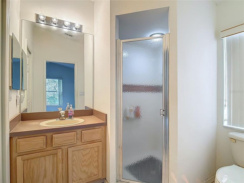 Под контрактом: $198,000 (2 спален, 2 ванн, 1280 Квадратных фут)