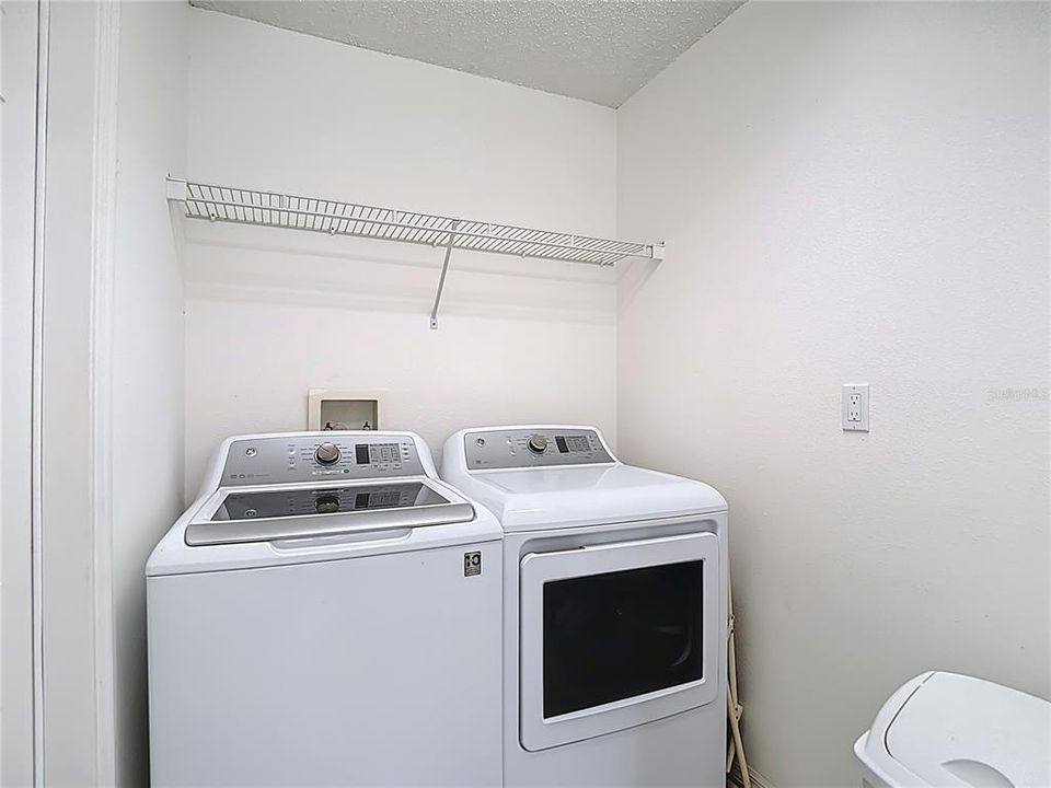 Под контрактом: $198,000 (2 спален, 2 ванн, 1280 Квадратных фут)