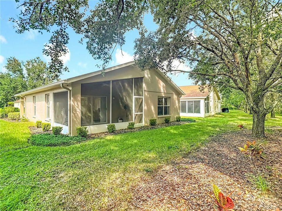 Под контрактом: $198,000 (2 спален, 2 ванн, 1280 Квадратных фут)