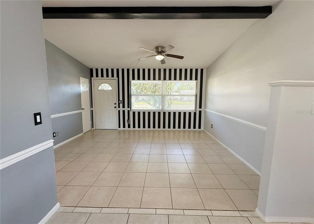 Active With Contract: $260,000 (2 beds, 1 baths, 858 Square Feet)