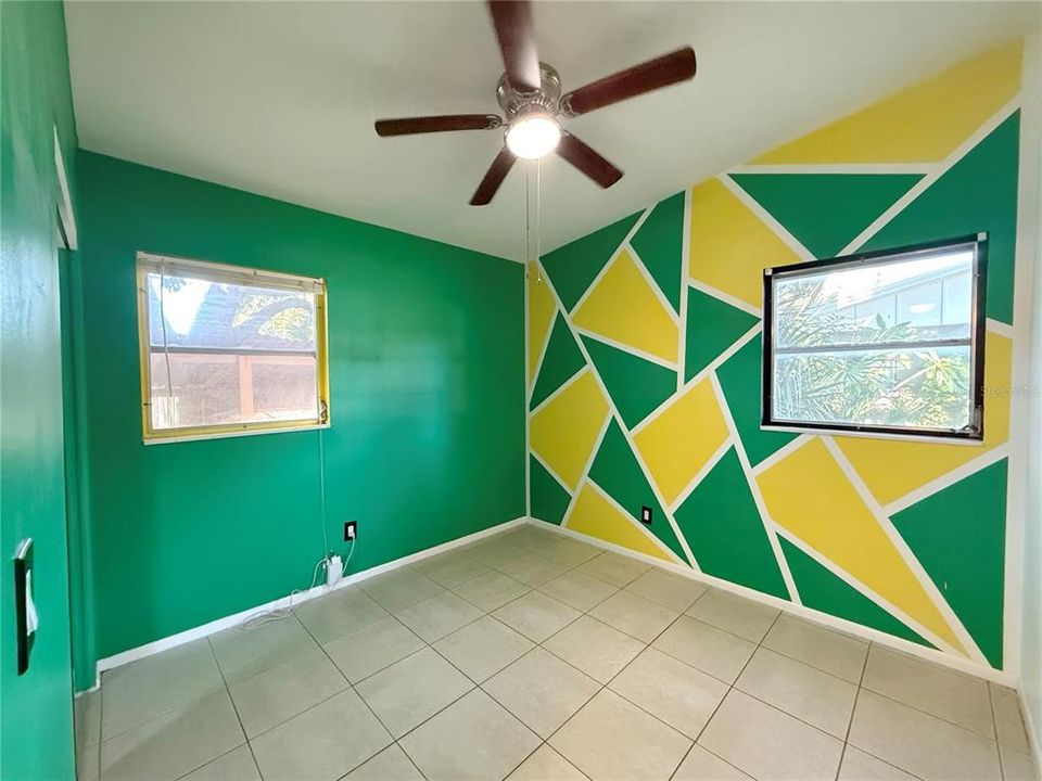 Active With Contract: $260,000 (2 beds, 1 baths, 858 Square Feet)