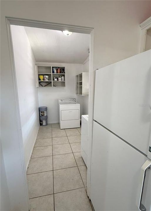 Active With Contract: $260,000 (2 beds, 1 baths, 858 Square Feet)