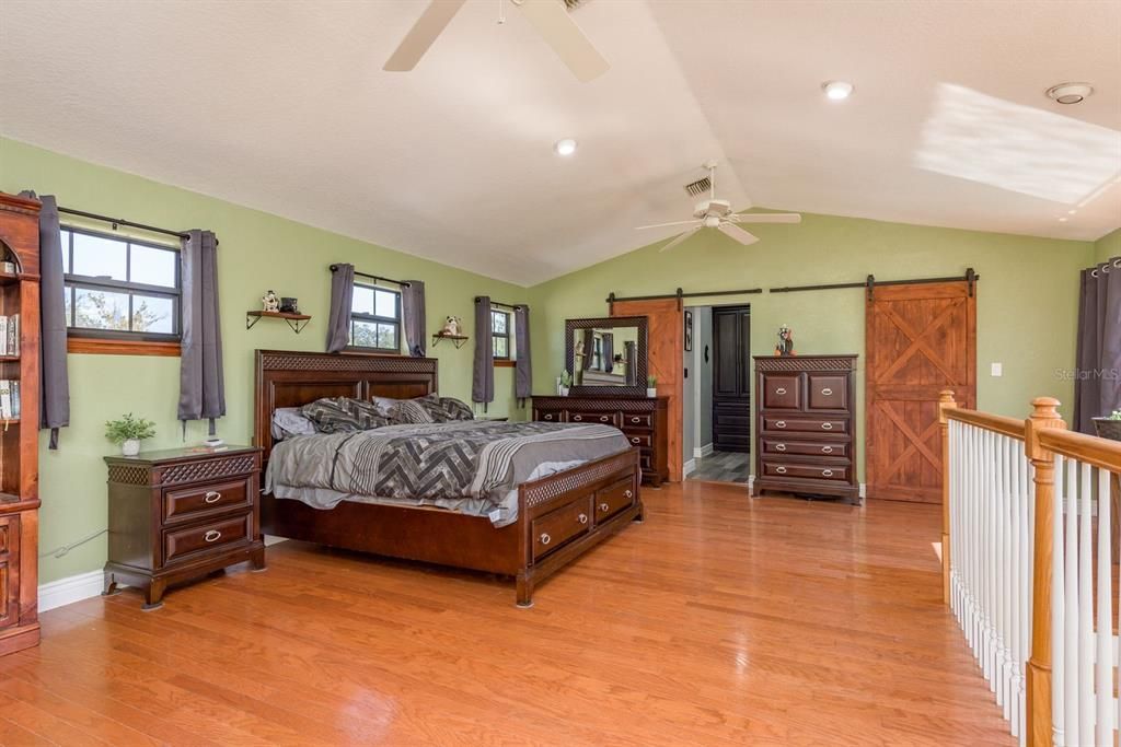 Activo con contrato: $535,000 (4 camas, 3 baños, 2312 Pies cuadrados)