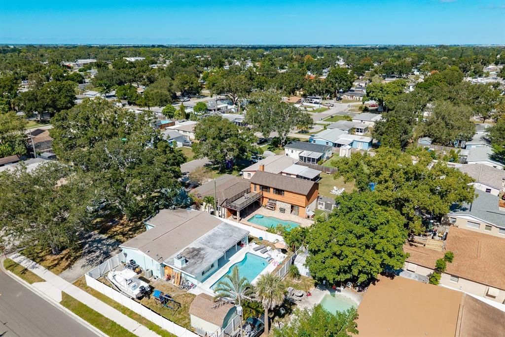 Activo con contrato: $535,000 (4 camas, 3 baños, 2312 Pies cuadrados)