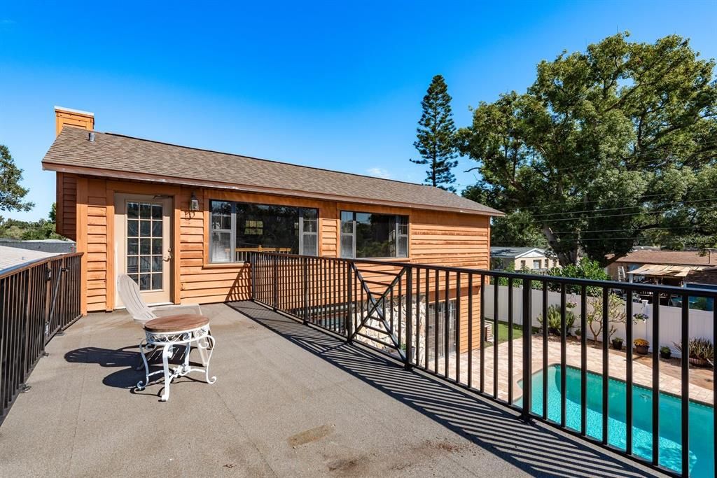 Activo con contrato: $535,000 (4 camas, 3 baños, 2312 Pies cuadrados)