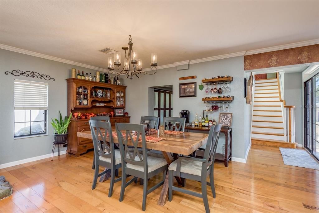 Activo con contrato: $535,000 (4 camas, 3 baños, 2312 Pies cuadrados)