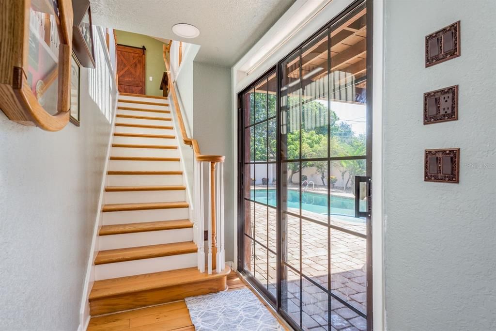 Activo con contrato: $535,000 (4 camas, 3 baños, 2312 Pies cuadrados)