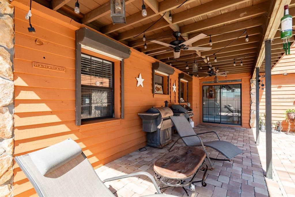 Activo con contrato: $535,000 (4 camas, 3 baños, 2312 Pies cuadrados)