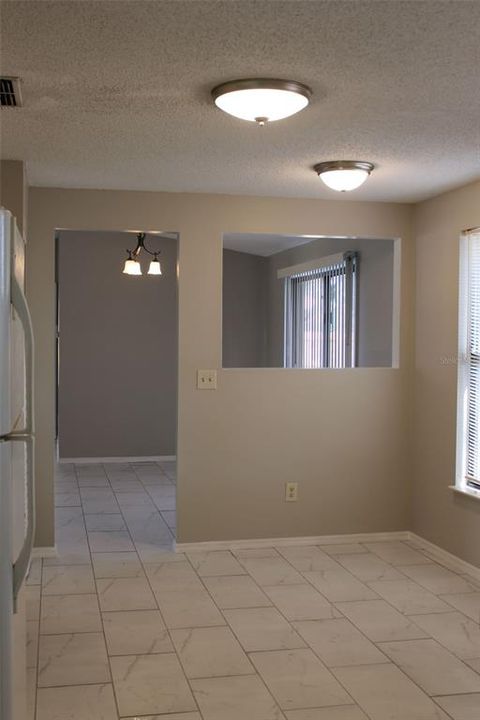 合同活跃: $1,995 (2 贝兹, 2 浴室, 1222 平方英尺)