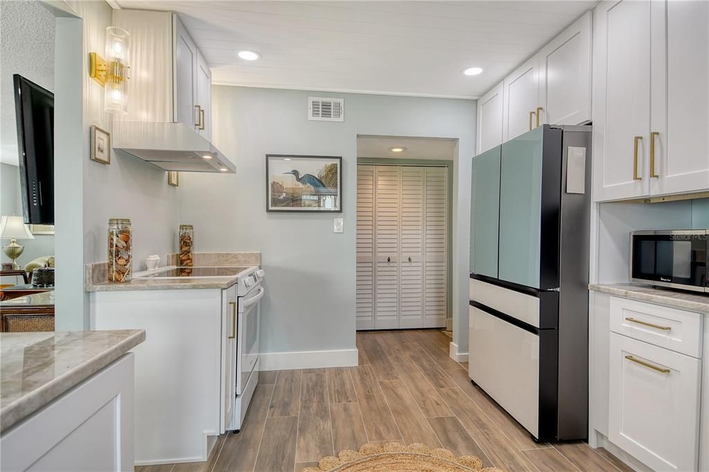 出租: $6,500 (2 贝兹, 2 浴室, 1256 平方英尺)