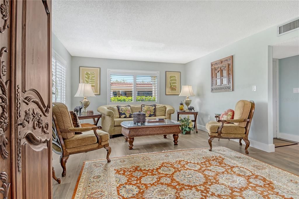 出租: $6,500 (2 贝兹, 2 浴室, 1256 平方英尺)