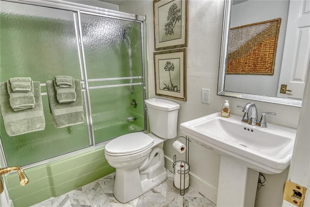 出租: $6,500 (2 贝兹, 2 浴室, 1256 平方英尺)