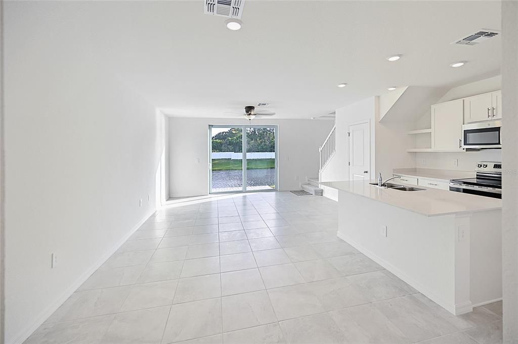 出租: $2,295 (3 贝兹, 2 浴室, 1347 平方英尺)