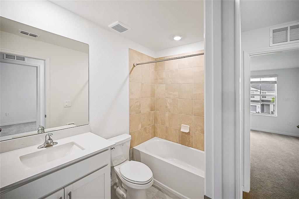 出租: $2,295 (3 贝兹, 2 浴室, 1347 平方英尺)