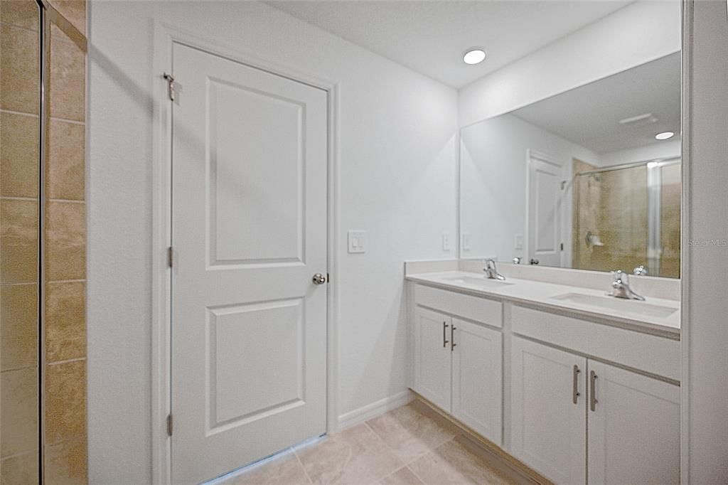 出租: $2,295 (3 贝兹, 2 浴室, 1347 平方英尺)