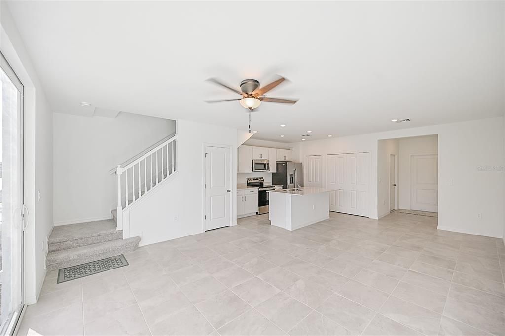 出租: $2,295 (3 贝兹, 2 浴室, 1347 平方英尺)