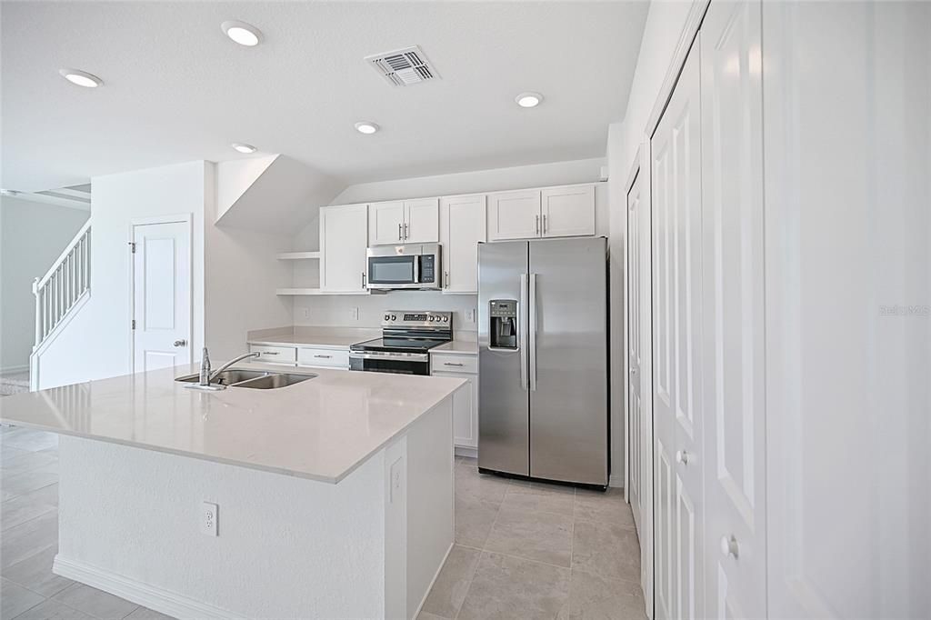 出租: $2,295 (3 贝兹, 2 浴室, 1347 平方英尺)