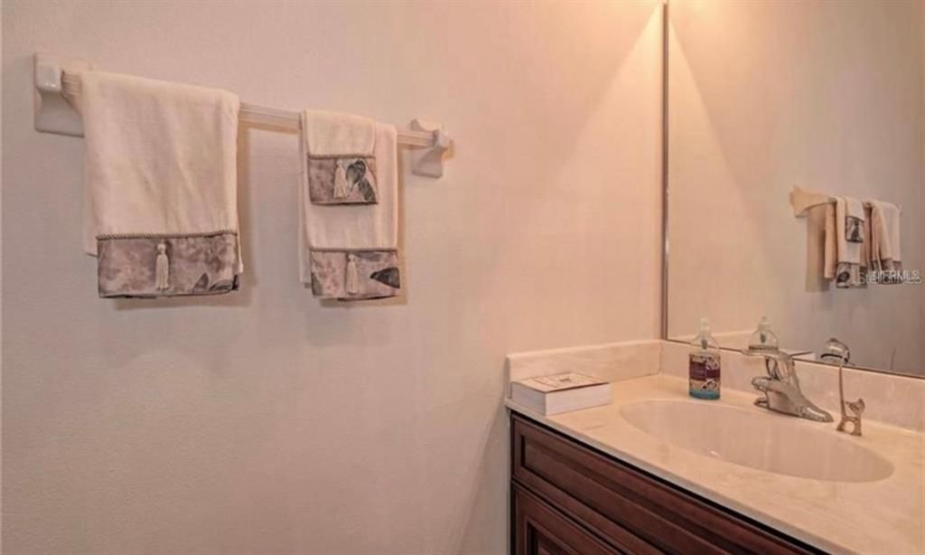 En Renta: $2,500 (4 camas, 2 baños, 2012 Pies cuadrados)