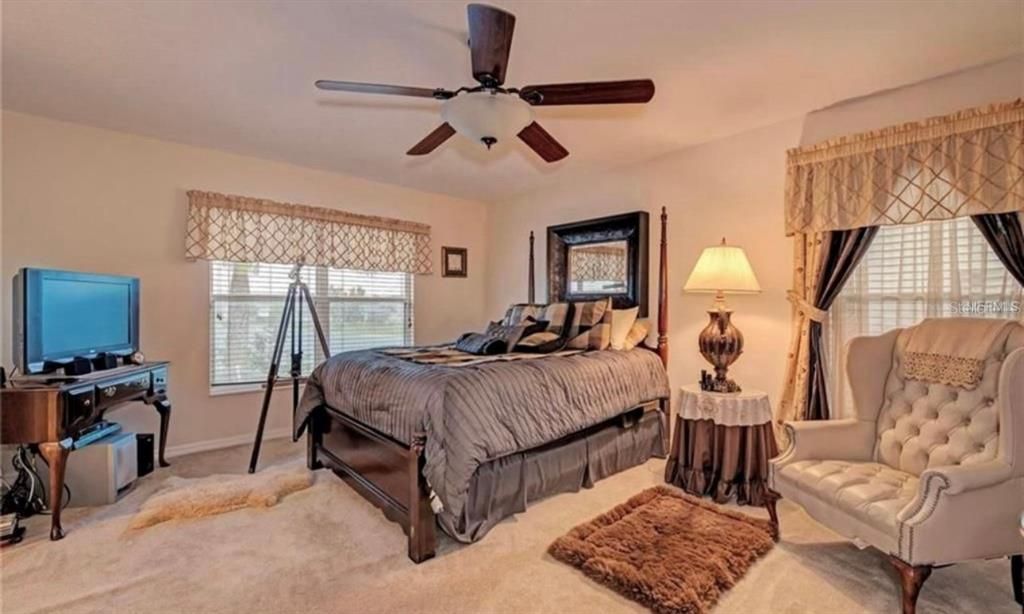 En Renta: $2,500 (4 camas, 2 baños, 2012 Pies cuadrados)