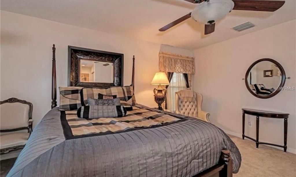 En Renta: $2,500 (4 camas, 2 baños, 2012 Pies cuadrados)