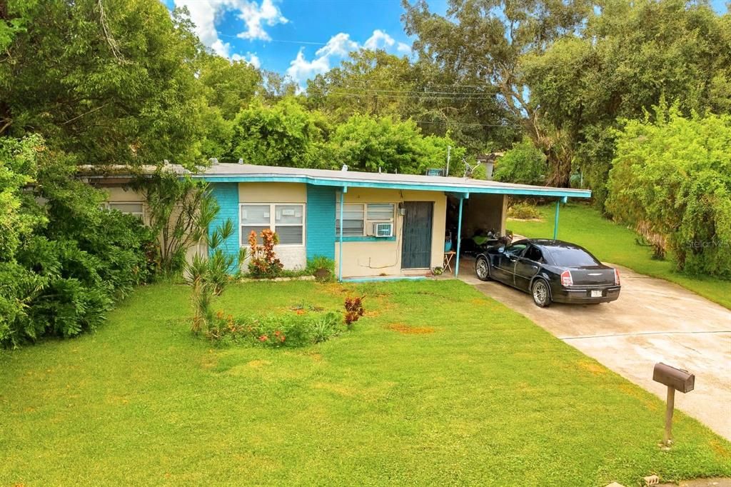 合同活跃: $180,000 (2 贝兹, 1 浴室, 1310 平方英尺)