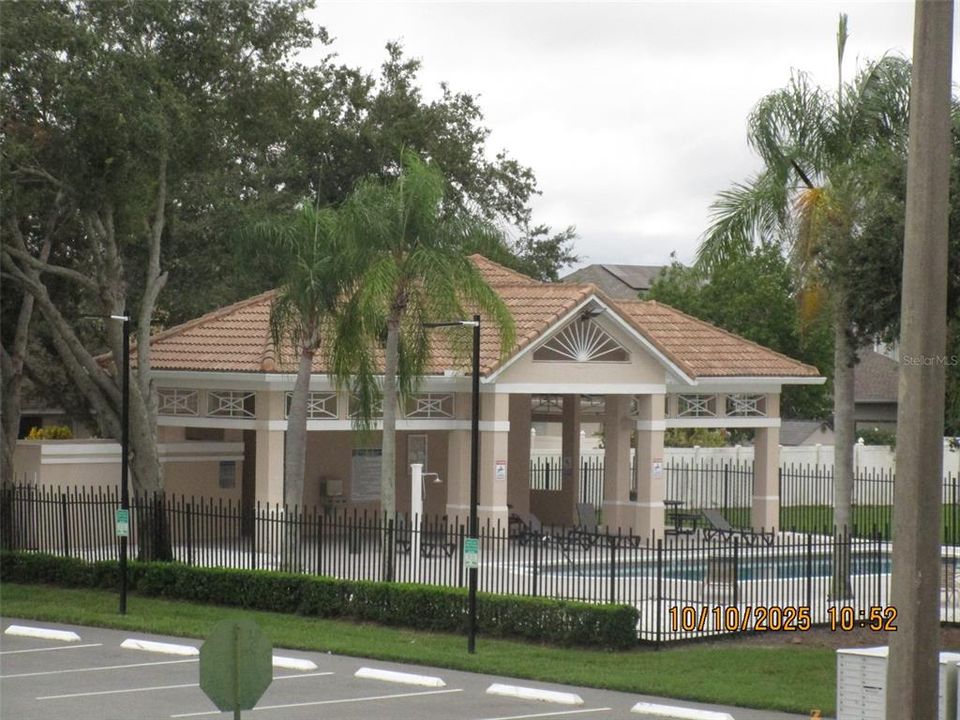 合同活跃: $1,675 (2 贝兹, 2 浴室, 1013 平方英尺)