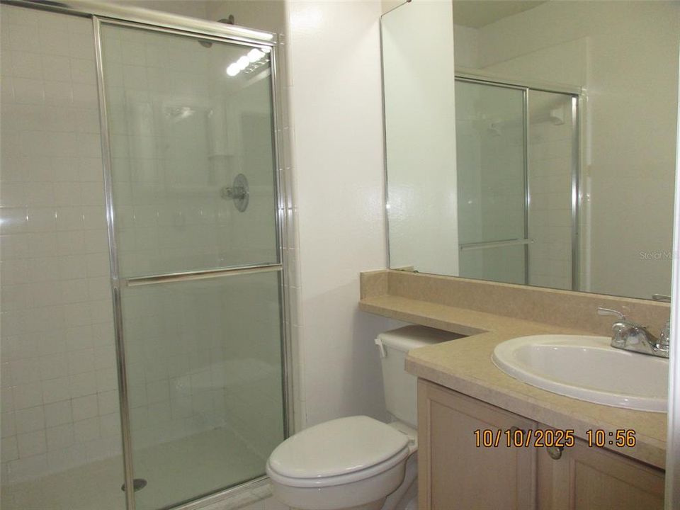 合同活跃: $1,675 (2 贝兹, 2 浴室, 1013 平方英尺)