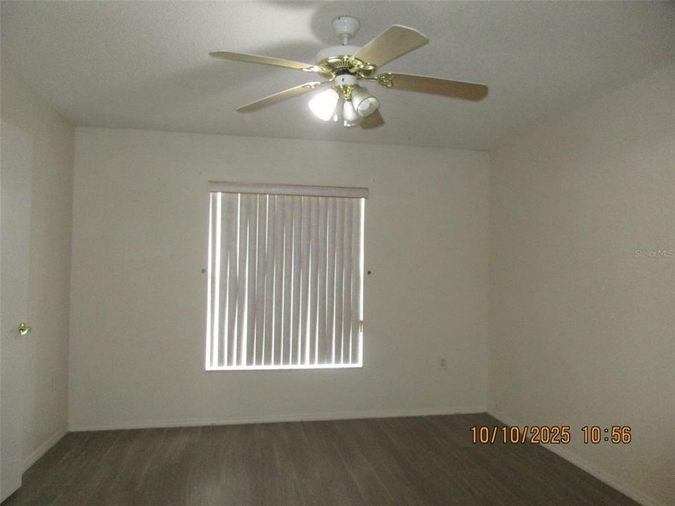 合同活跃: $1,675 (2 贝兹, 2 浴室, 1013 平方英尺)