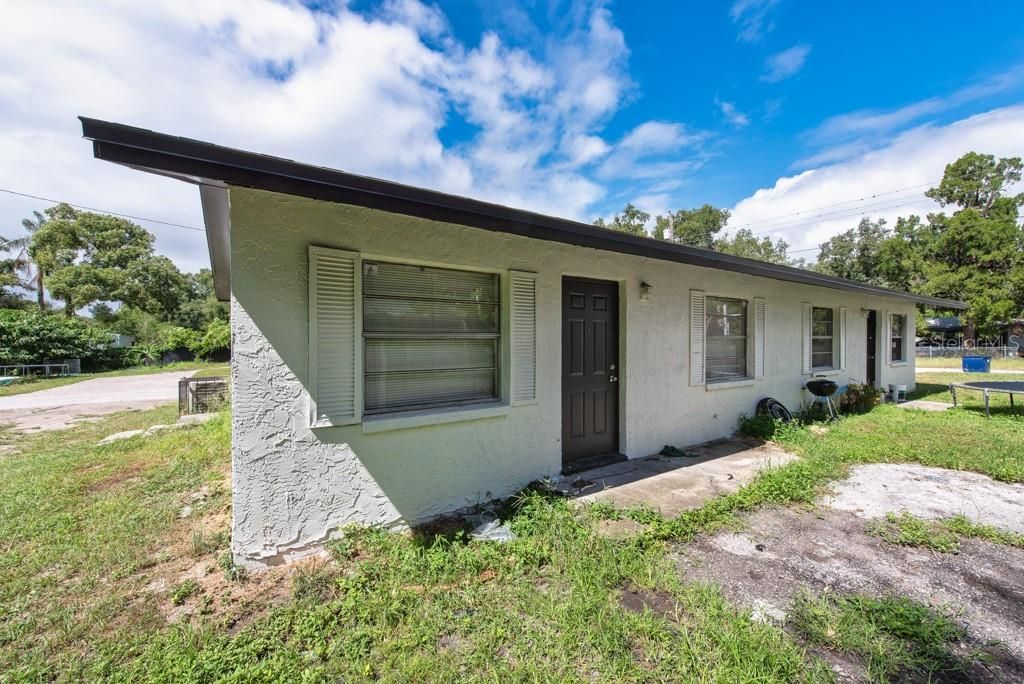 Recently Sold: $325,000 (4 beds, 2 baths, 1404 Square Feet)