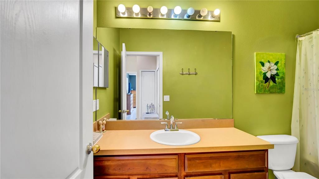 合同活跃: $302,990 (3 贝兹, 2 浴室, 1544 平方英尺)