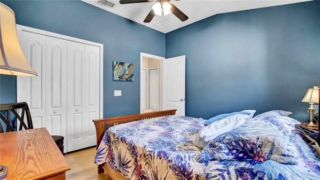 合同活跃: $302,990 (3 贝兹, 2 浴室, 1544 平方英尺)