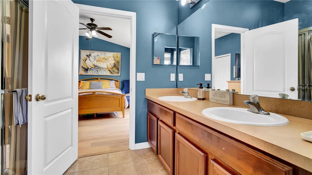 合同活跃: $302,990 (3 贝兹, 2 浴室, 1544 平方英尺)