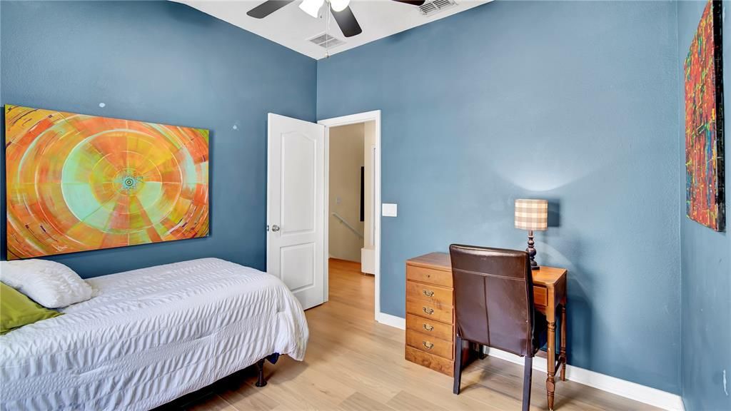 合同活跃: $302,990 (3 贝兹, 2 浴室, 1544 平方英尺)