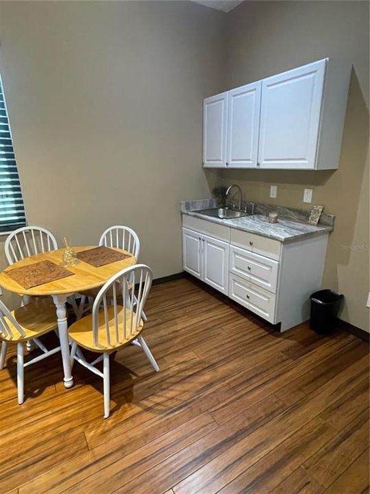 For Sale: $1,100,000 (5 beds, 5 baths, 3980 Square Feet)