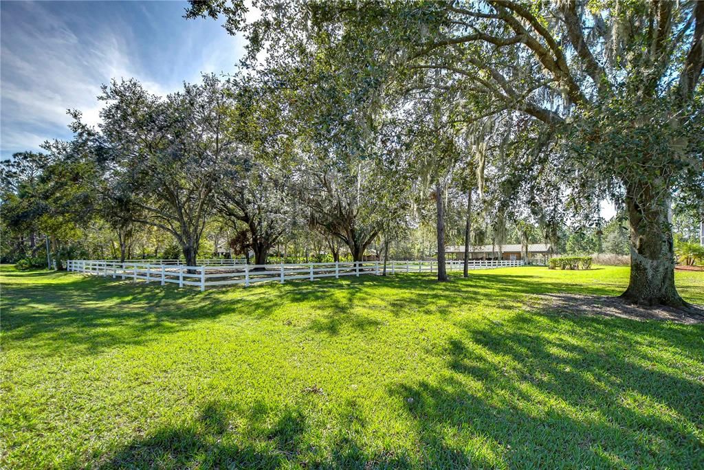 For Sale: $1,100,000 (5 beds, 5 baths, 3980 Square Feet)