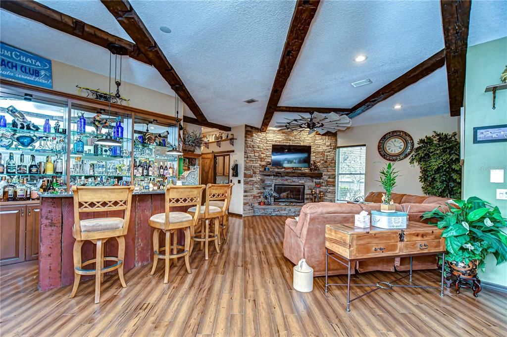 For Sale: $1,100,000 (5 beds, 5 baths, 3980 Square Feet)