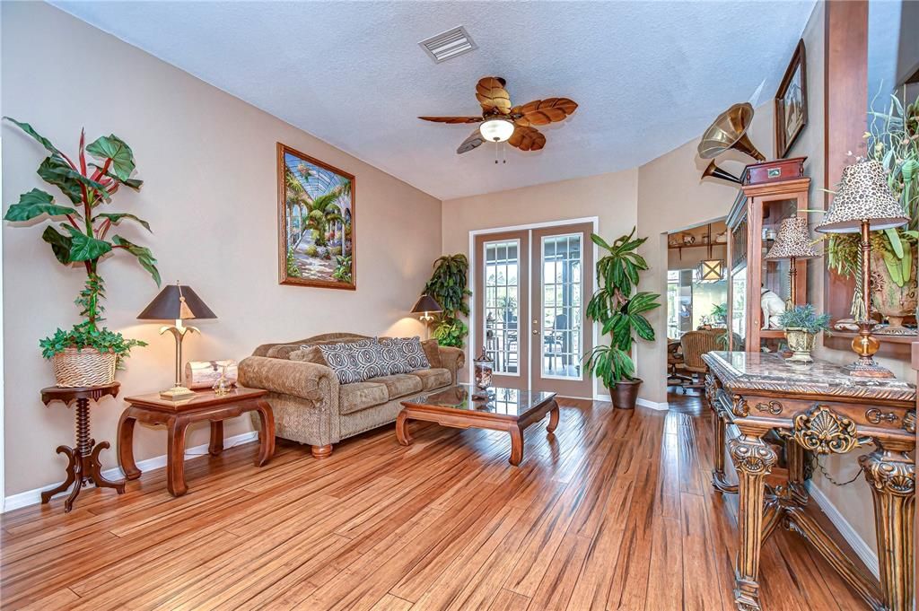 For Sale: $1,100,000 (5 beds, 5 baths, 3980 Square Feet)