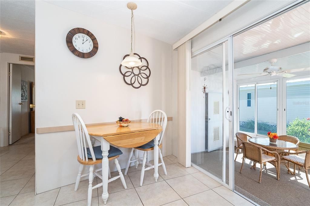 Active With Contract: $184,000 (2 beds, 2 baths, 1448 Square Feet)