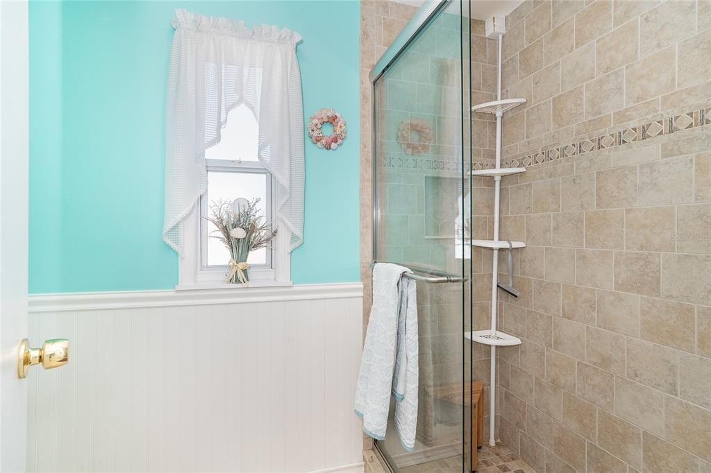 Active With Contract: $184,000 (2 beds, 2 baths, 1448 Square Feet)