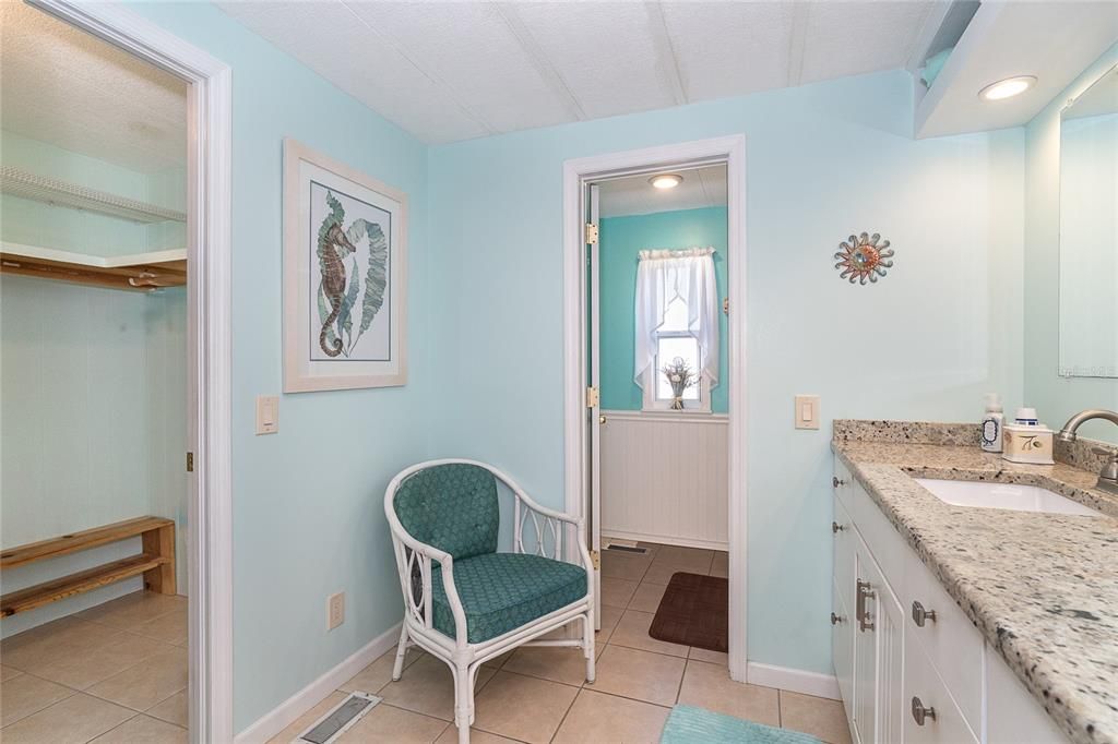 Active With Contract: $184,000 (2 beds, 2 baths, 1448 Square Feet)