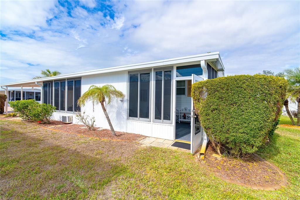 Active With Contract: $184,000 (2 beds, 2 baths, 1448 Square Feet)