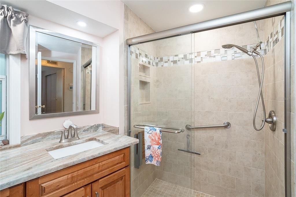 Active With Contract: $184,000 (2 beds, 2 baths, 1448 Square Feet)