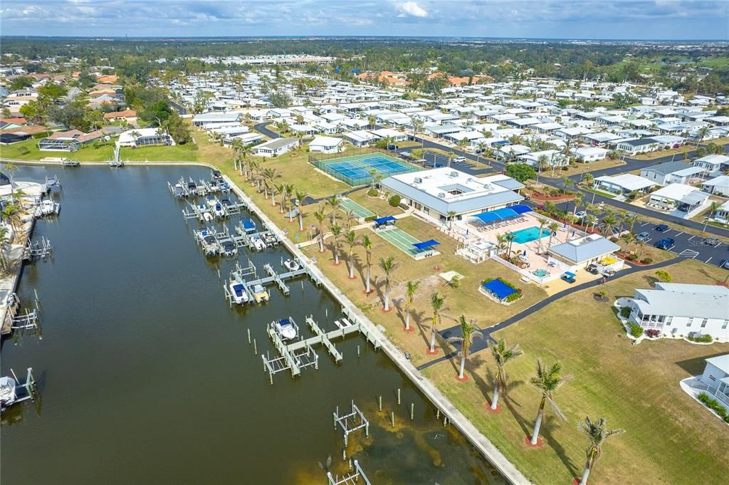 Active With Contract: $184,000 (2 beds, 2 baths, 1448 Square Feet)