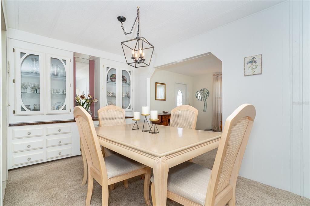 Active With Contract: $184,000 (2 beds, 2 baths, 1448 Square Feet)