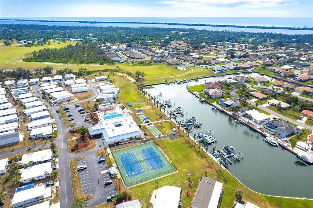 Active With Contract: $184,000 (2 beds, 2 baths, 1448 Square Feet)